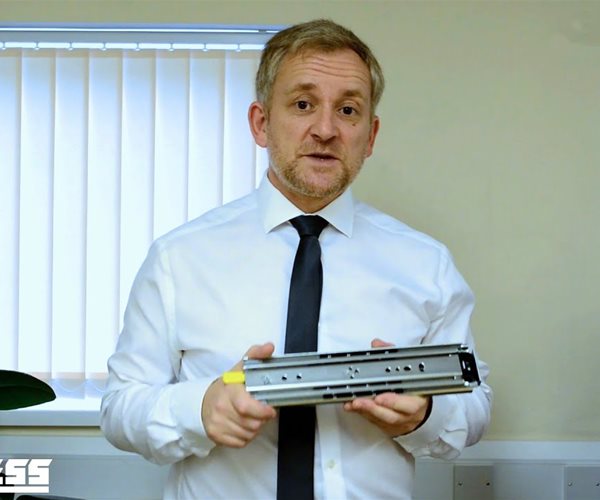 Accuride 9308E4 Heavy Duty Drawer Slides with Lever slide 4