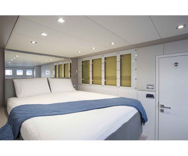 Low Profile Surface Mount Adhesive Clip | LP-SM8A slide 2