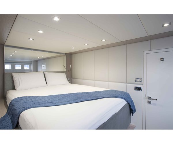 LP-SM8A Low Profile Surface Mount Adhesive Clip In Application